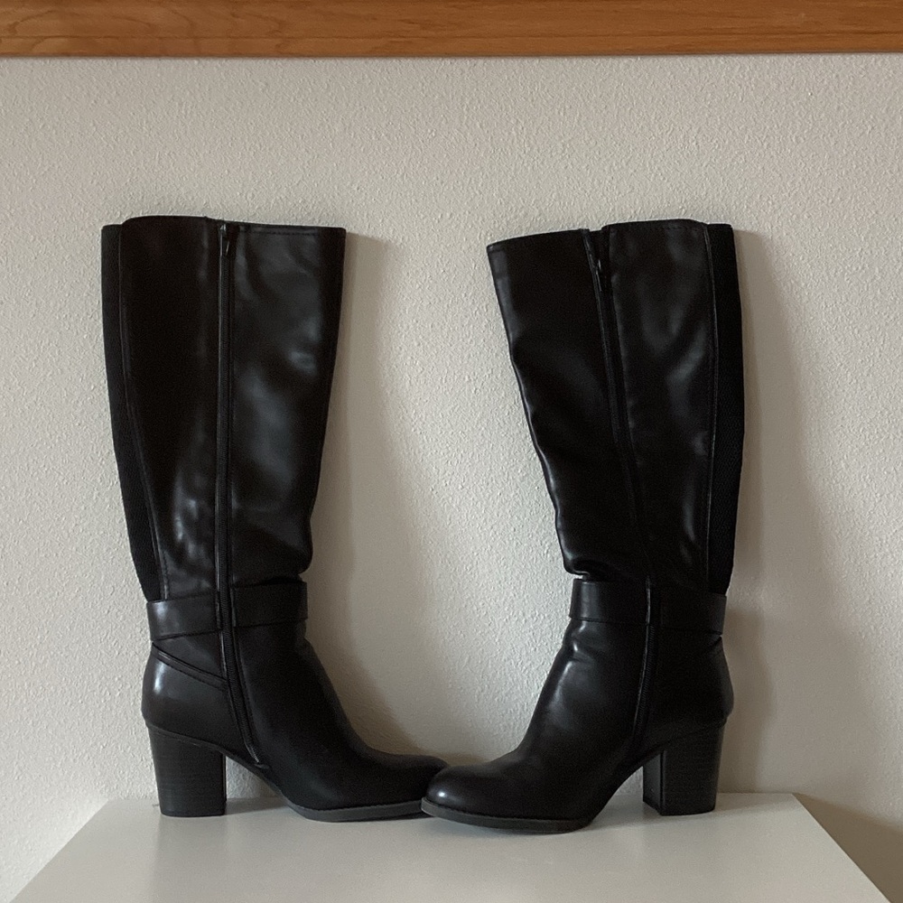Classic Black Knee-High Women's Boots Size 8 NB